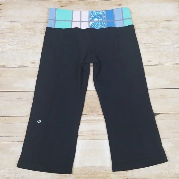 Lululemon Groove Crop Reversible Leggings - Picture 1 of 8